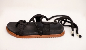 1002 - Sandalia Birken Ametista Toda Preta