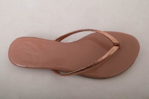 604 - Slim Fashion Verniz Cacau com Tira Craquelada e Carimbo
